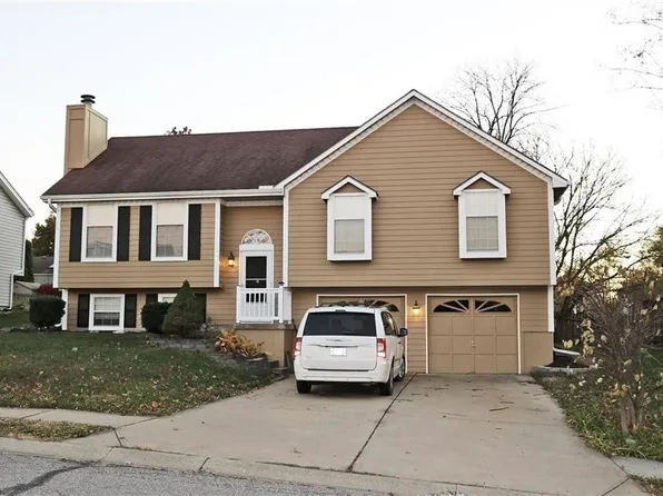 1441 NW Foxboro Rd, Blue Springs, MO 64015