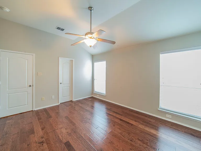 8249 Fall Crest Dr — Photo 15