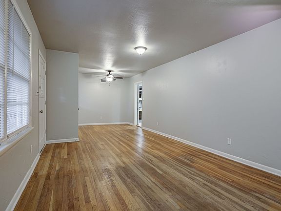 2nd image of 1641 Marian Dr