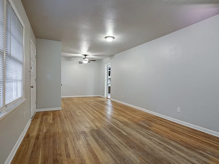 1641 Marian Dr — Photo 2