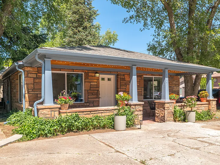 1527 N Center St — Photo 1