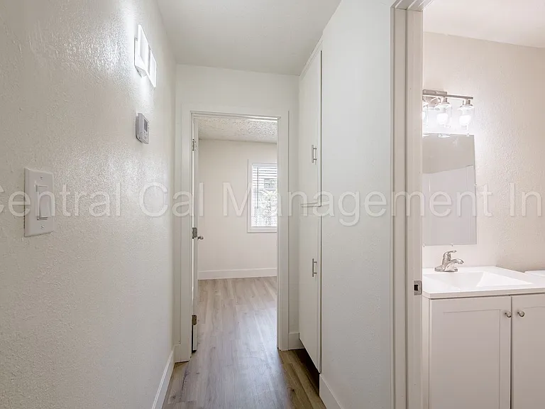 1244 Virginia Ave — Photo 9