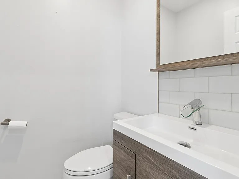 8058 W Lyons St #B — Photo 11