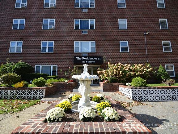 4th image of 100-120 Babcock St #38R
