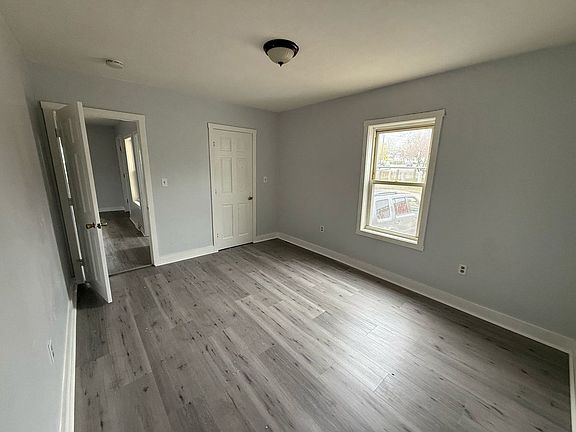 5th image of 172 Charlton St #174-1