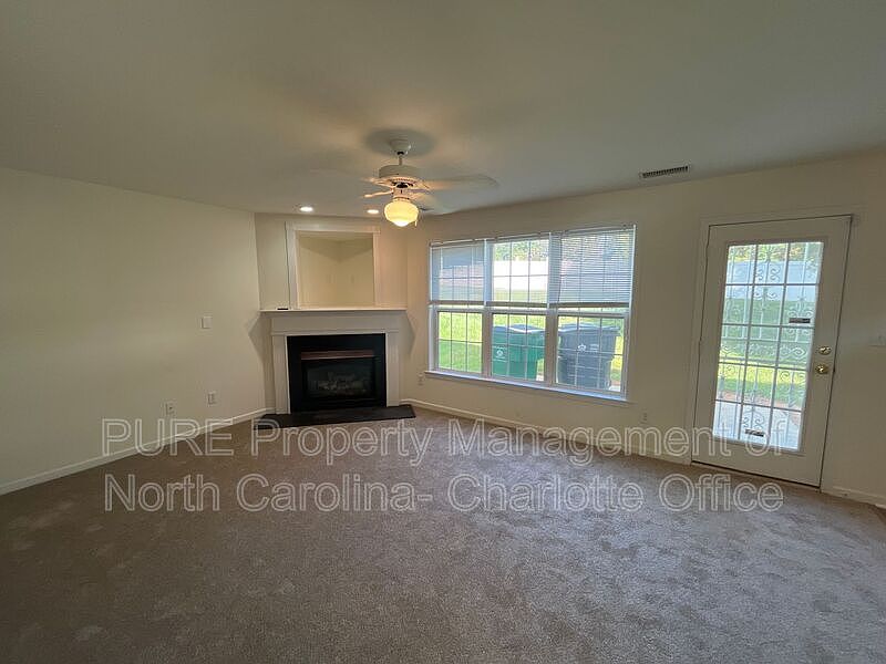 1st image of 1326 Charidge Ln