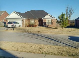 2864 N Cassius Ln, Fayetteville, AR 72704