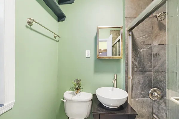 Sold by Modlin Group | media 9