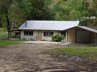 8 Horseshoe Lake Dr E, Huntsville, TX 77320