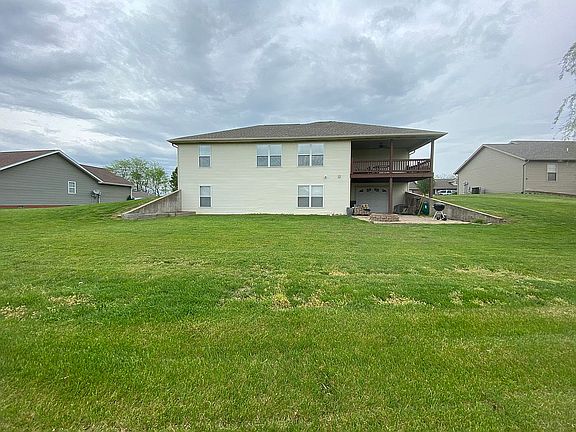 2nd image of 440 Oak Meadow Dr