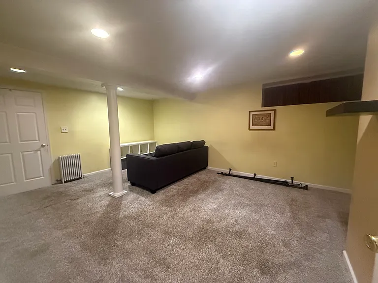 17 Enjay Ave #BASEMENT — Photo 10