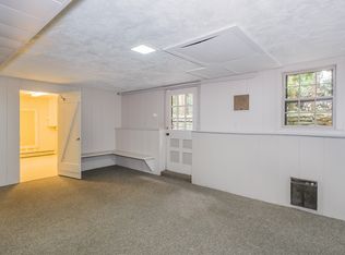 7 Wintergreen Ln, West Hartford, CT 06117