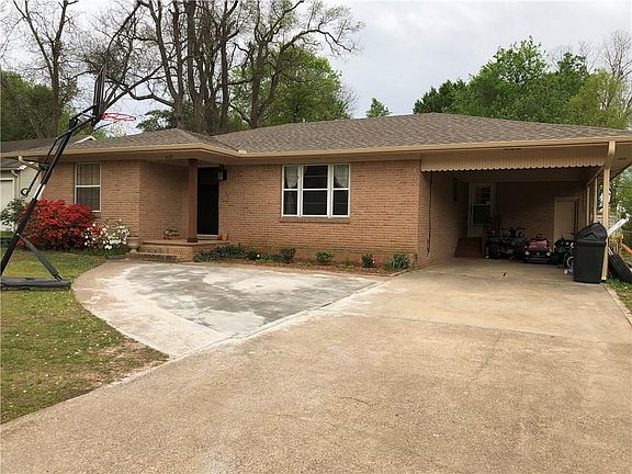 2nd image of 515 Winn Dr