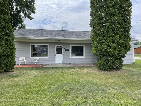 1321 Kingston Rd, Houghton Lake, MI 48629