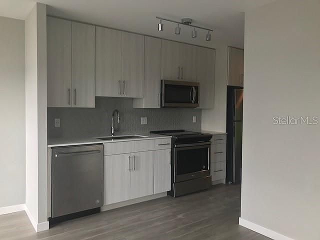 1st image of 119 East Ln