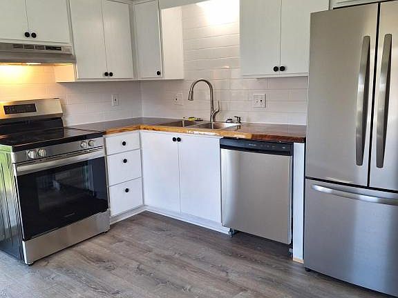 2nd image of 1036 NE Lindsay Ave