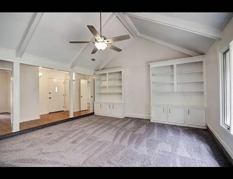 Springridge Cir — Photo 1