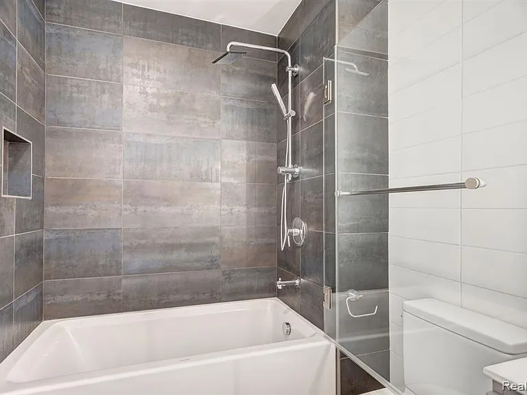 1454 Townsend St #303 — Photo 19