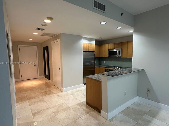 4th image of 1050 Brickell Ave APT 2606
