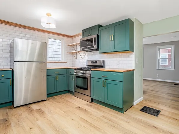 64 Harrison St, Haverhill, MA 01830
