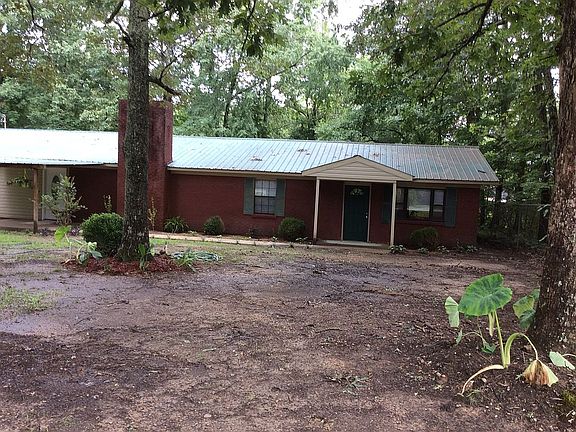 2nd image of 160 Lakeshore Dr