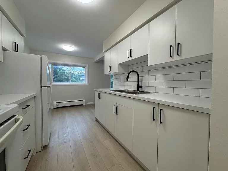 355 Clyde Rd #7 — Photo 5