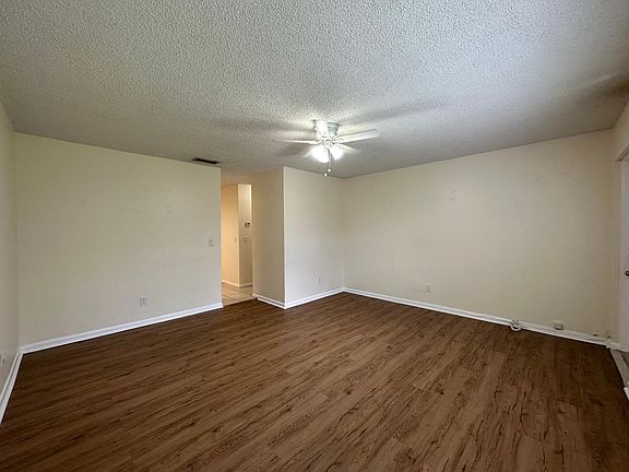 3rd image of 1773 Windsor Dr #1773
