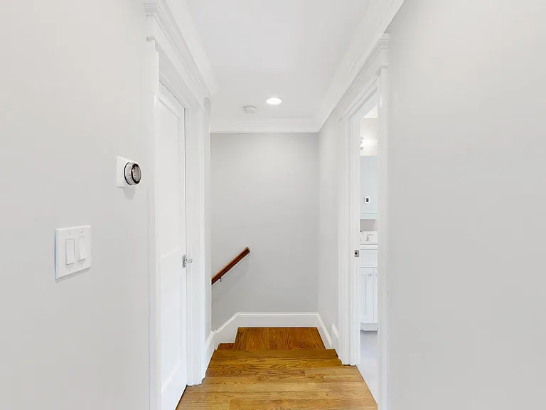101 Sumner Rd — Photo 38
