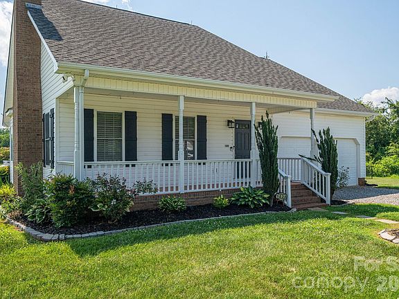 2nd image of 1038 Belwood Lawndale Rd