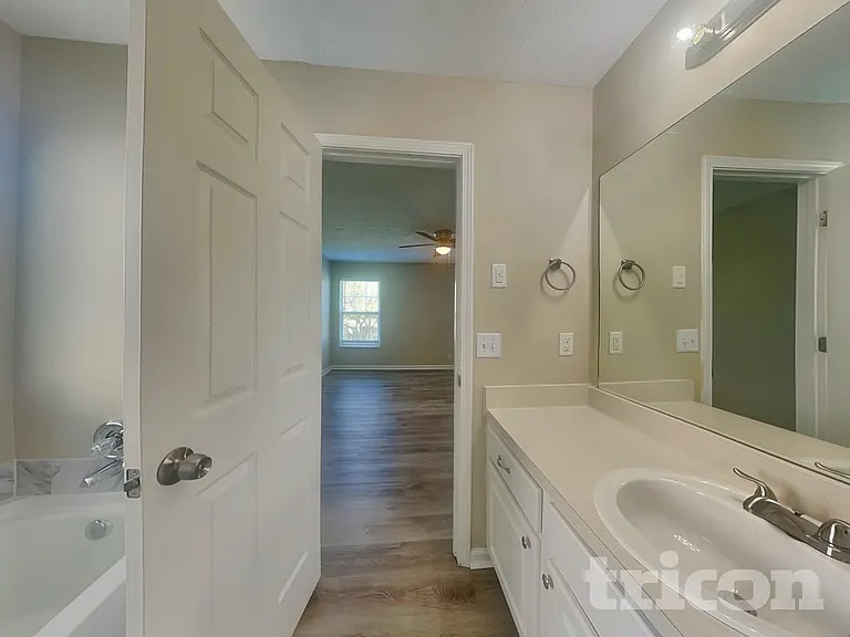 4480 Frost St — Photo 8