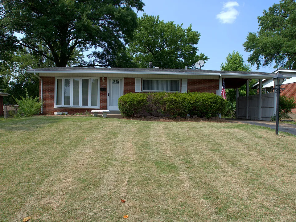 1015 Grenoble Ln