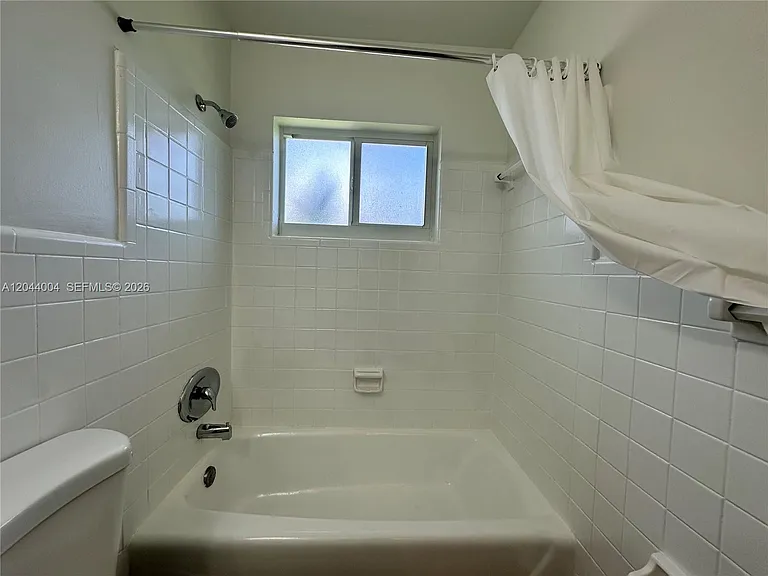 3700 NE 22nd Ave #4 — Photo 13