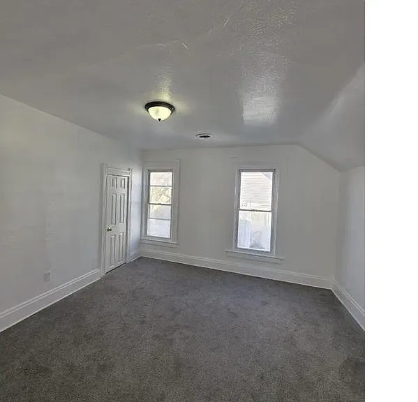 425 Arden Pl — Photo 9
