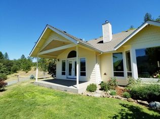 304 Wards Creek Rd, Rogue River, OR 97537