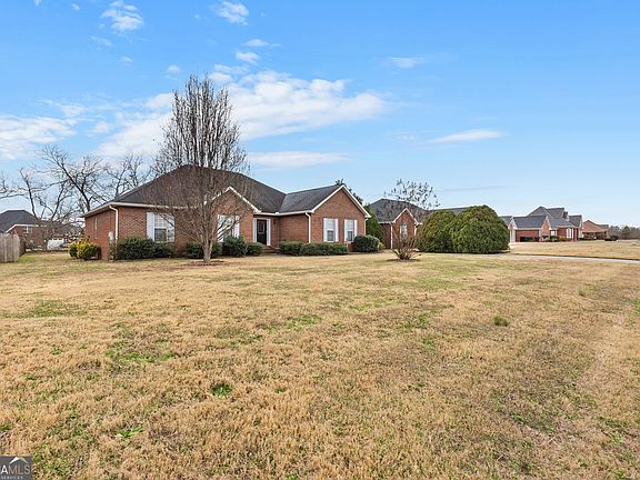 3rd image of 436 Joseph Chandler Dr