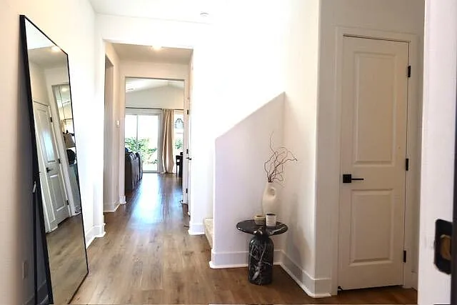 3 bed, 2.5 bath, 2224 sqft, $4,350 — Photo 4
