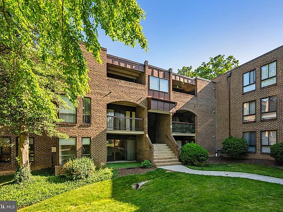 2nd image of 11240 Chestnut Grove Sq APT 157