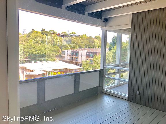 3rd image of 2101 Carlmont Dr APT 208