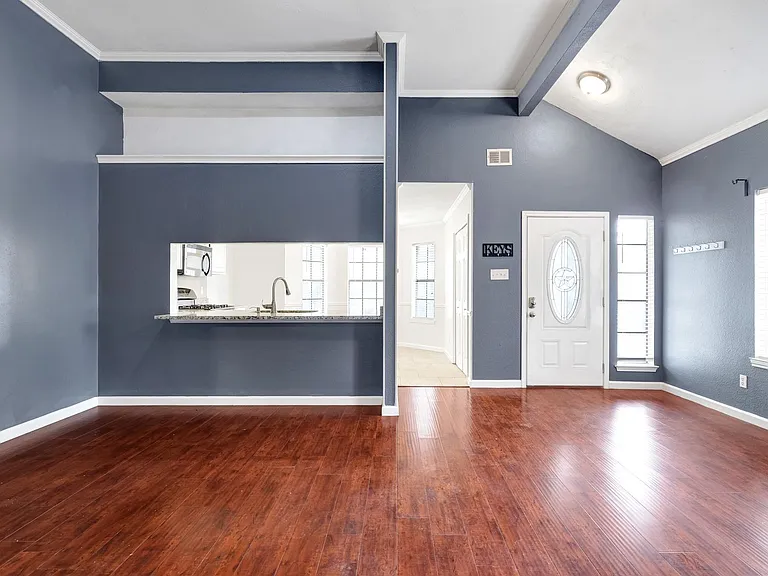 8615 Timber Ldg — Photo 6