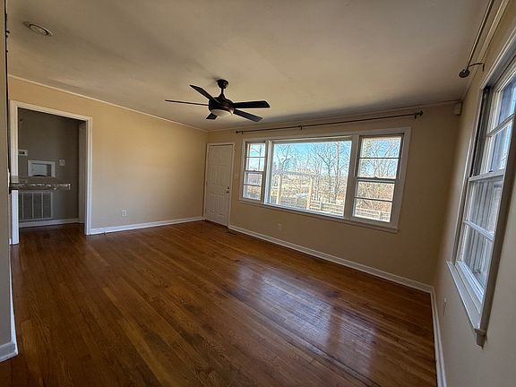 4th image of 698 Gertrude Ave