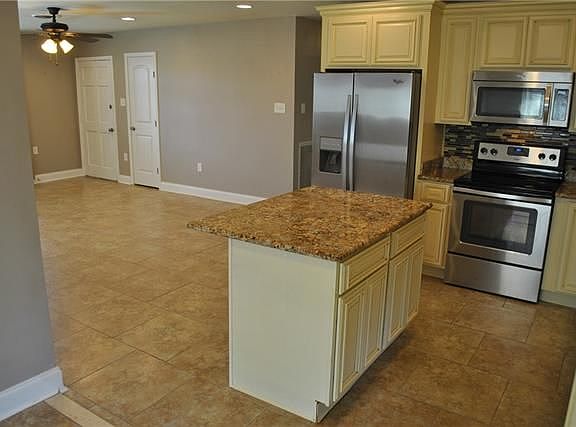 3rd image of 216 James Court Gretna La #70053
