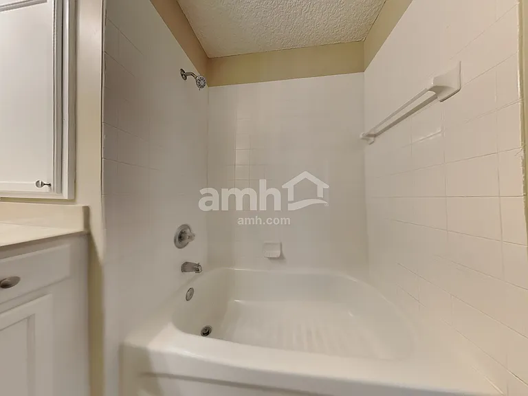 1379 Samantha Cir E — Photo 18