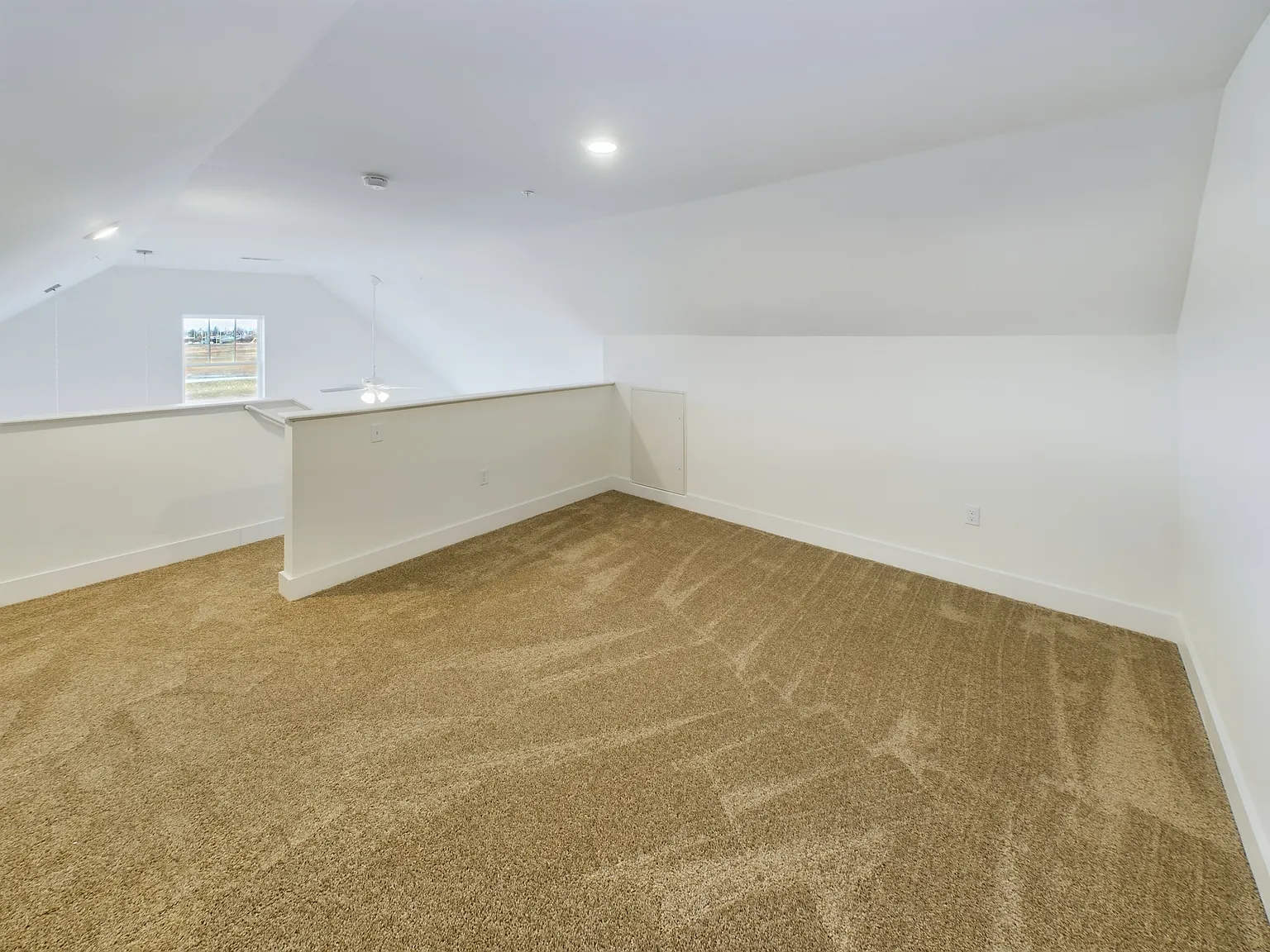 2 bed, 1390 sqft, $2,199 — Photo 2