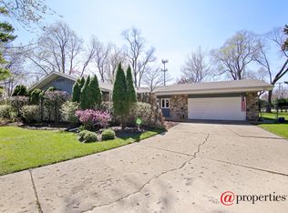 1350 Adirondack Dr, Northbrook, IL 60062