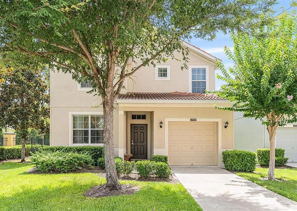 2900 Banana Palm Dr