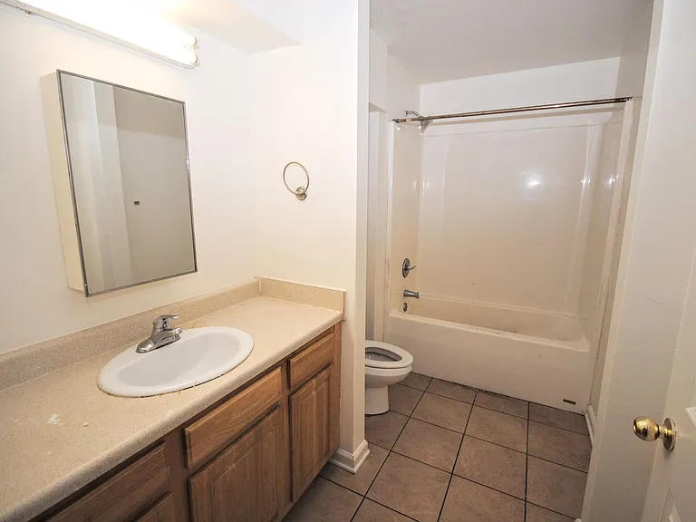 1121 Transit Way — Photo 35