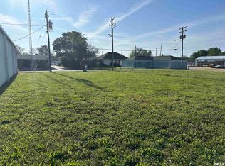 622 6th St, Pawnee, IL 62558