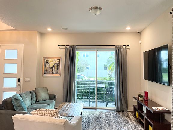 5th image of 9912 Pallida Hickory Way #1