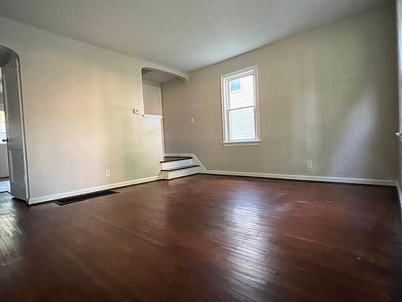 2nd image of 1522 Elmwood Ave