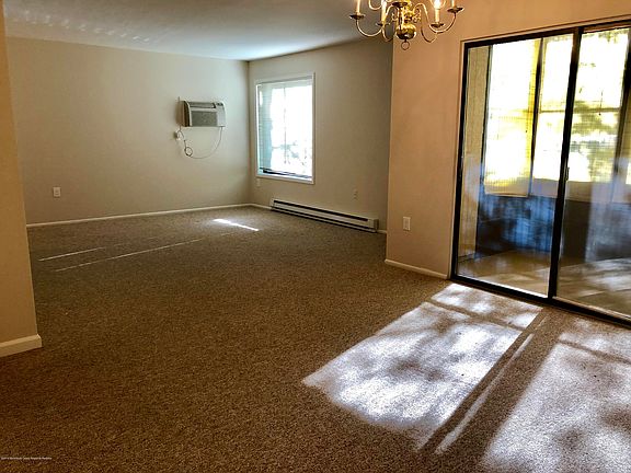 5th image of 165 Cross Slope Ct Unit A
